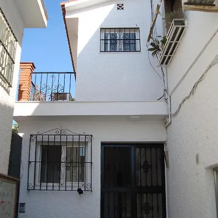 Lägenhetshotell La Carihuela 3*